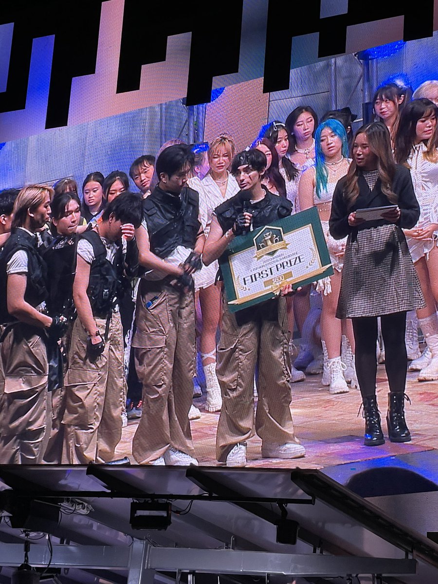 Chazz ☀️ tweet media