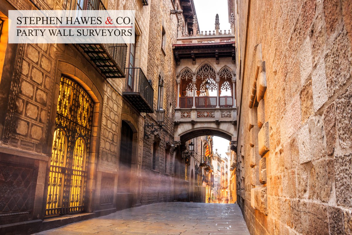The Gothic Quarter in Barcelona is a true architectural enchantress. As a surveyor, I was mesmerized by the elegent architecture and beautiful details of each building with cobblestone streets that have stood the test of time, all whilst being veiled in allegory. 🖤🖤🖤