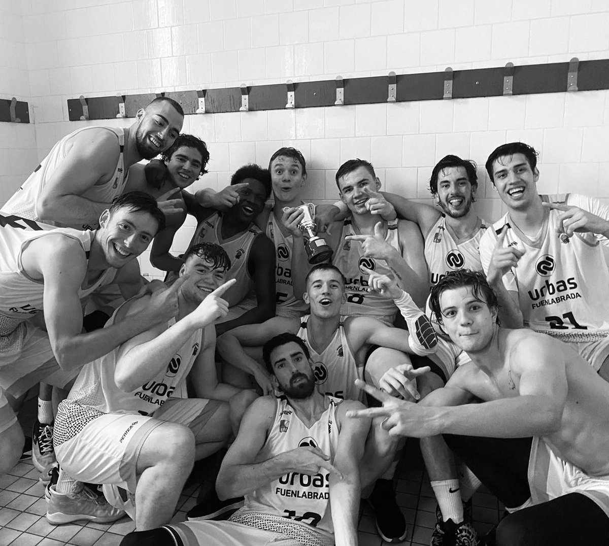 luismeliann's tweet photo. Acaba mi etapa en @BFuenlabrada y solo tengo palabras de agradecimiento a todas las personas que se han cruzado en mi camino durante estos tres años. Me llevo recuerdos inolvidables con mis compañeros de equipo y entrenadores. Les deseo a todos lo mejor en el futuro! #FuenlADN https://t.co/2v0Mvk5fpp