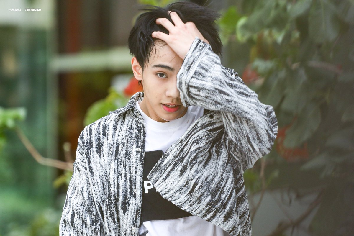 MINTCHOCx000's tweet photo. เสยผมเสยใจ🫶🏻

૮( #PEEMWASU )ა

#789DANCEALLDAY #789TRAINEE https://t.co/6gJdMsTzrc