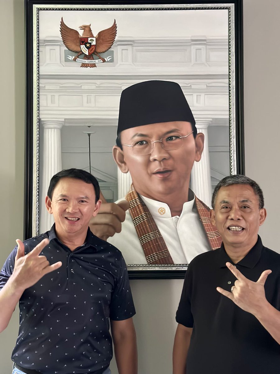 Selamat ulang tahun sahabatku Ketua DPRD DKI Jakarta, @PrasetyoEdi_ , selalu diberikan kesehatan, panjang umur dan kebahagiaan