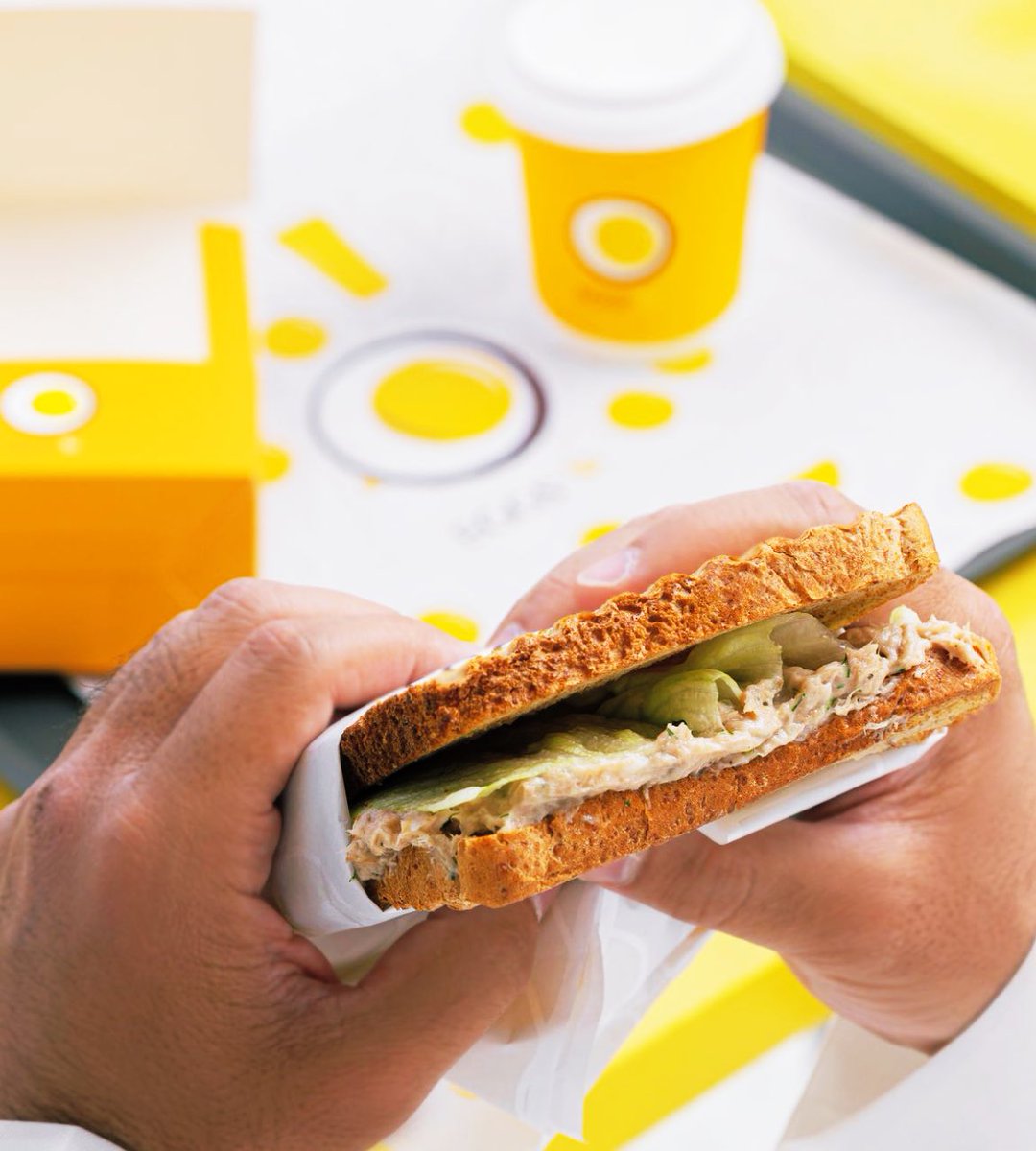 eggsit3's tweet photo. ساندوتش التونه 🥪
خيار إفطارك الصحي 🥬

#Eggsit 💛 https://t.co/bU3zJjX9rF