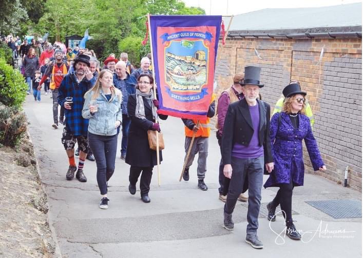 The Seething Sardine Festival is almost here - Sunday May 14th 1pm-5pm and enjoy live music, stalls, a beverage, face painting &amp; activities for the kids!

Parade is at 2pm - we'll wind our way to the Thames to sing a shanty! <a href="/SurbitonFoodFes/">SurbitonFoodFestival</a> 

facebook.com/events/s/seeth…