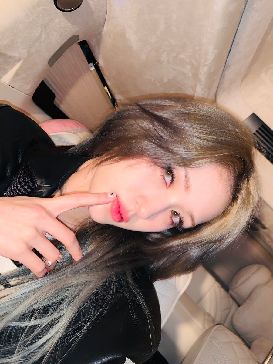 this photo…. she’s insane