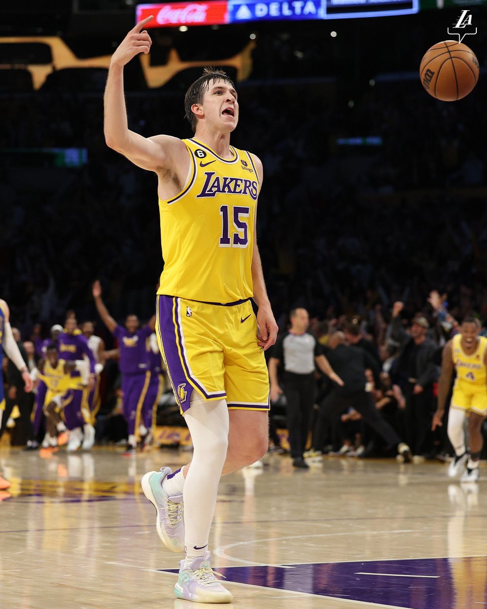 Lakers's tweet photo. What a night. https://t.co/RTcB9v4QYI