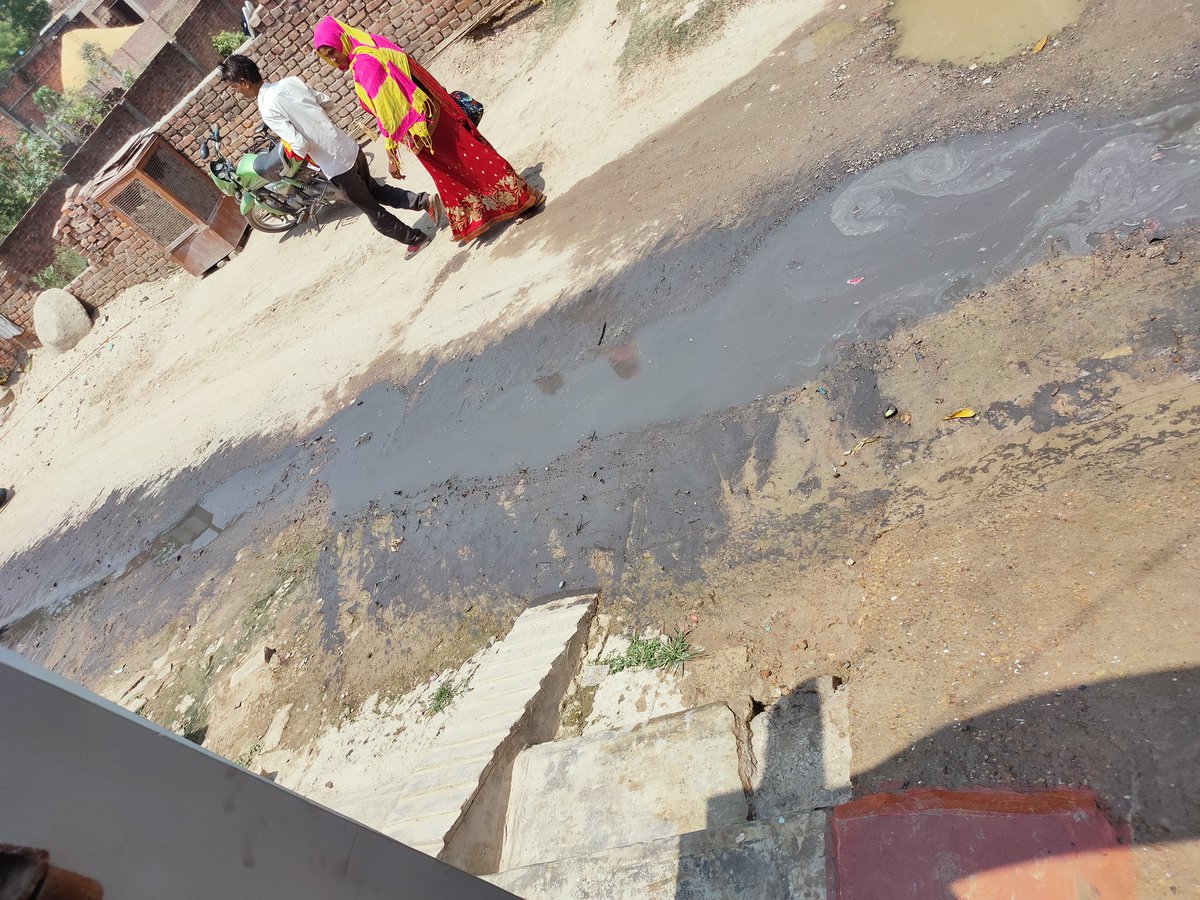 RKVERMA952's tweet photo. @myogiadityanath @UpRuralDev @kpmaurya1 @DM_PRAYAGRAJ @CommissionerPrg @RajulSh33205416 ग्राम पंचायत मुरारपट्टी पोस्ट छिबैया ब्लॉक बहादुरपुर प्रयागराज 10 साल से न रोड बनी न नाली ऐसे है यह का विकास कृपया कारवाही करे ऐसे लोगो को जो देख कर अनदेखा कर रहे है नाली चोक हो गई है । https://t.co/3tGEZw6sCv