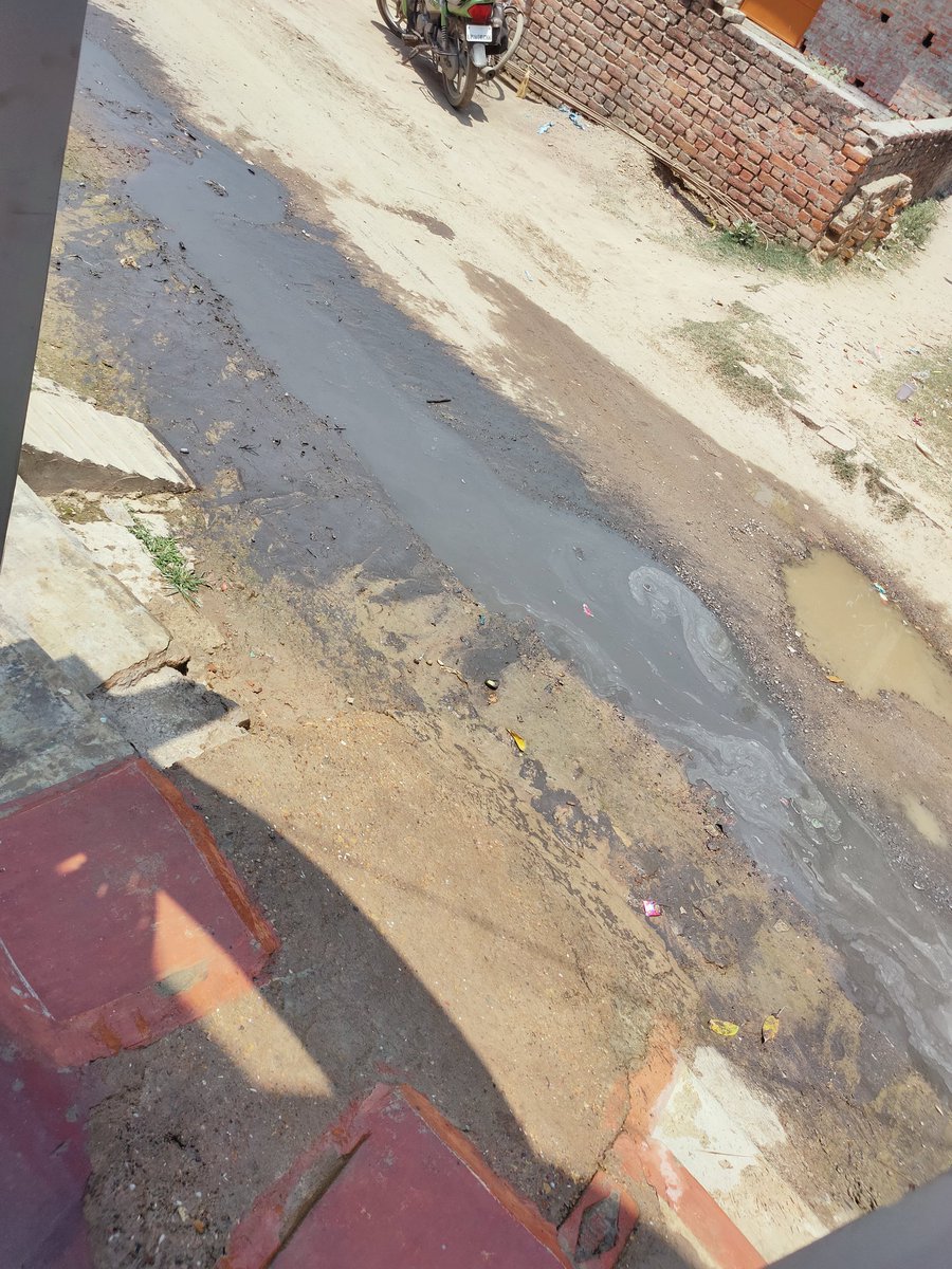 RKVERMA952's tweet photo. @myogiadityanath @UpRuralDev @kpmaurya1 @DM_PRAYAGRAJ @CommissionerPrg @RajulSh33205416 ग्राम पंचायत मुरारपट्टी पोस्ट छिबैया ब्लॉक बहादुरपुर प्रयागराज 10 साल से न रोड बनी न नाली ऐसे है यह का विकास कृपया कारवाही करे ऐसे लोगो को जो देख कर अनदेखा कर रहे है नाली चोक हो गई है । https://t.co/3tGEZw6sCv