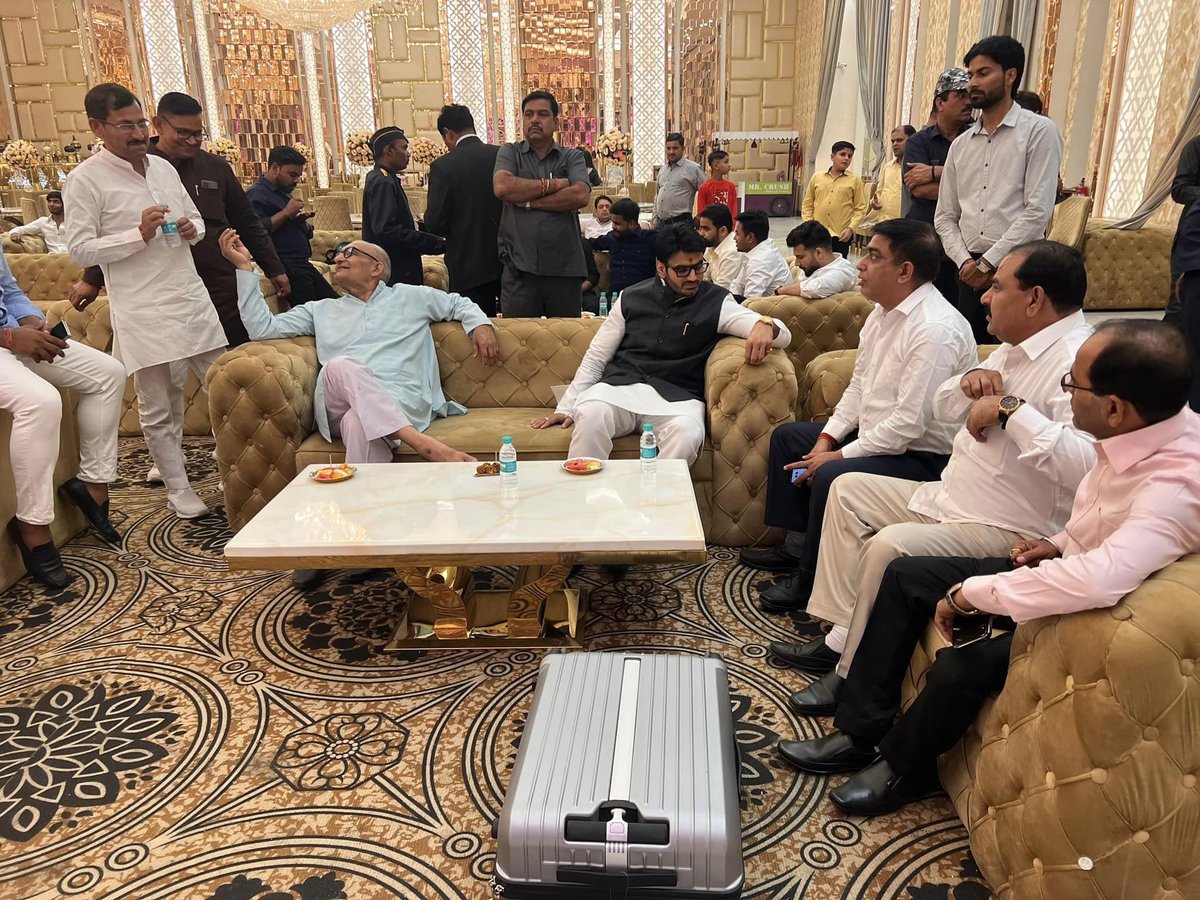 mshrikanttyagi's tweet photo. #आज दिनांक 12/05/2023 #राजनगर_विस्तार
एवं अनंत शुभकामनाएं।…जनपद- #ग़ाज़ियाबाद स्थित सालविका फ़ार्म में आयोजित ग्राम-#गेझा, सेक्टर-82, नोएडा, जनपद- #गौतमबुद्ध_नगर(उत्तर प्रदेश) निवासी श्री नीरज त्यागी जी के पुत्र के  #विवाह_समारोह में सम्मलित होकर मा.#श्रीकान्त_त्यागी जी ने पुत्र को सुखद वैवाहिक जीवन का आशीर्वाद दिया। परिजनों को इस #मांगलिक_बेला की हार्दिकबधाई
टीम-मा.श्रीकान्त त्यागी जी
095576 44320

#ShrikantTyagi #shrikanttyagibeloved #shrikantbhaiyayouthbrigade #tyagiyo #tyagisamaj #Bhumihar #brahman #wedding #functions