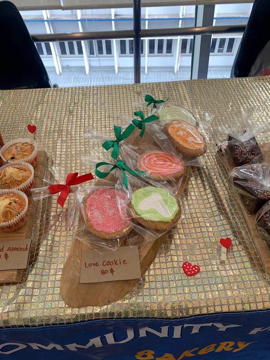 BKK_community's tweet photo. Great news everyone! Chloe, our #superstarvolunteer, has raised a whopping 8980 with a mini #bakesale she organized at #Nist to support the community in the lower-income villages of #klongtoei. #communitysupport #volunteerism #makingadifference https://t.co/csgu646sGo
