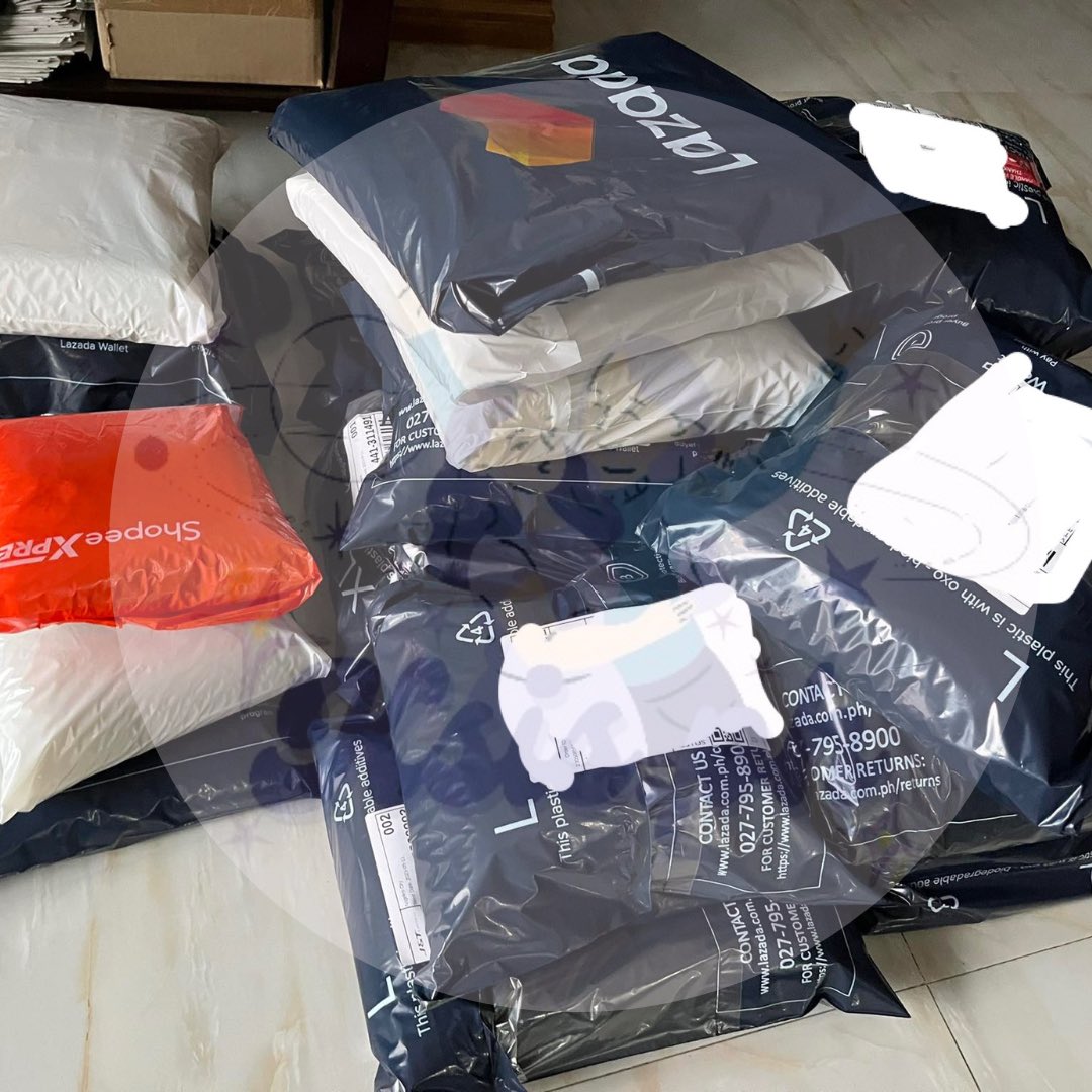 #KsisphUpdates

Good Afternoon K-besties!

SCO and LBC orders are packed and ready for ship out.

For those who opted for J&amp;T, don’t forget to send your lsf payment ☺️

Thank you so much for trusting us!💜