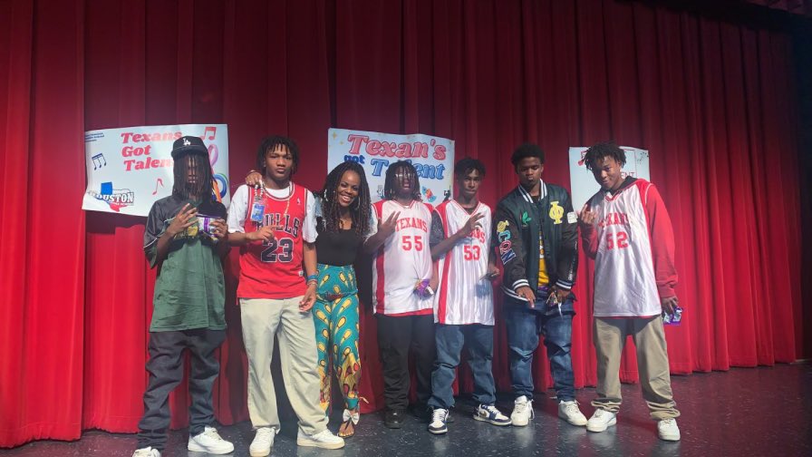 LoveJonesABJ's tweet photo. Thank you @MrsPurvis17 @heyymrschipley Ms. Lawson Ms. Dorsey and Ms. Coleman for being amazing judges! https://t.co/AaZQDaZBhY