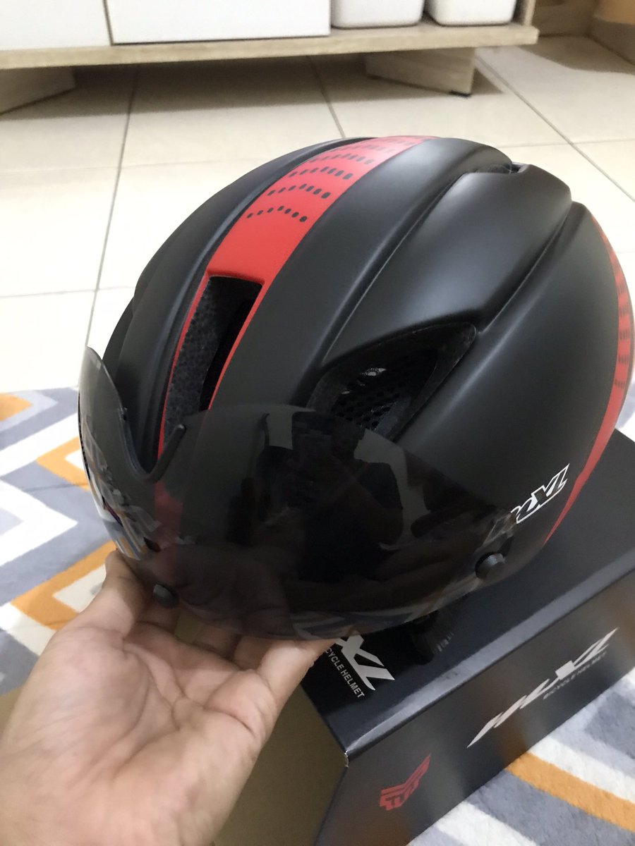 ersadaalawi's tweet photo. WTS!

Helmet MXL, size L, belum pernah dipakai sama sekali karena kebesaran,

Nett 200.000

#fnfjb https://t.co/bPRGj3ATpq