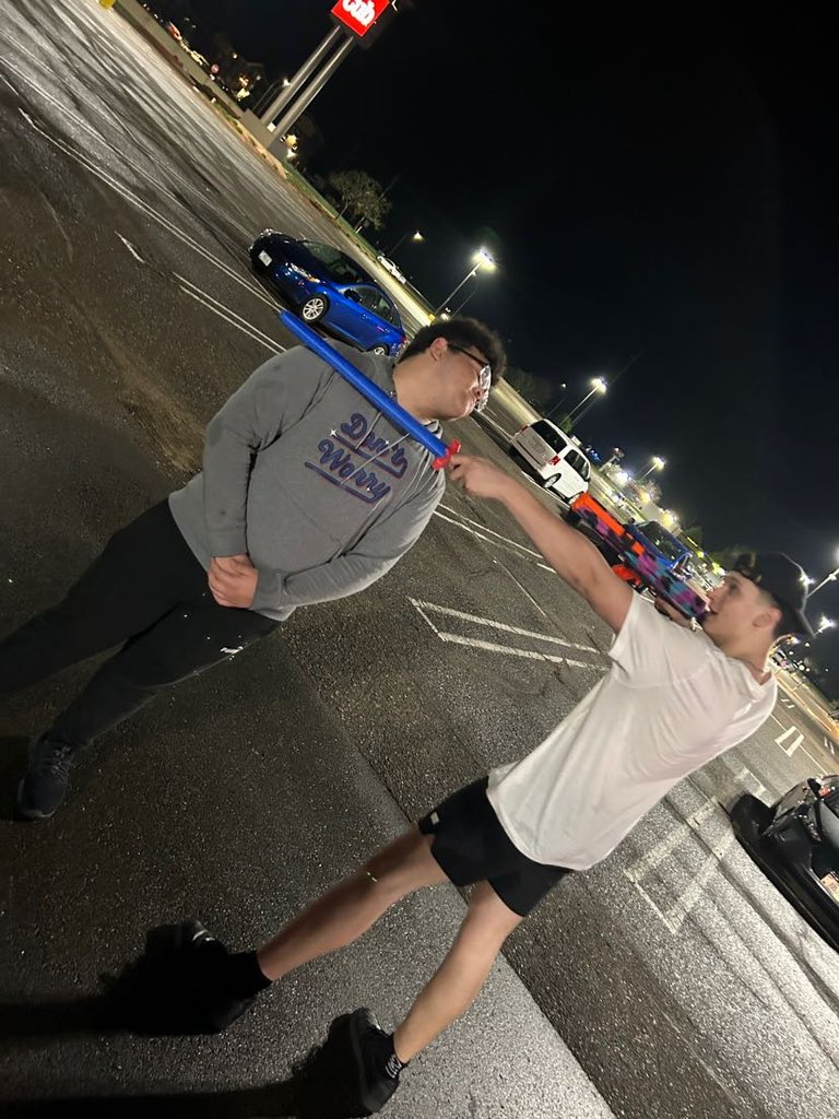 juju052406's tweet photo. Ian (gilf slayers) duals Nour (projectile dysfunction) after jail break +5 https://t.co/KBcMxb04f1