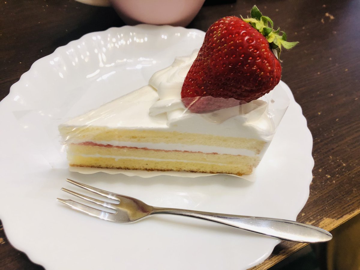 goodnightGeorg1's tweet photo. A (happy) good balance.✨

#バランス #Balance #balance #balanced #strawberry #いちご #ショートケーキ #ケーキ #コーヒー #お菓子 #haveagoodsaturday #よい土曜日を https://t.co/spufcQU8JE