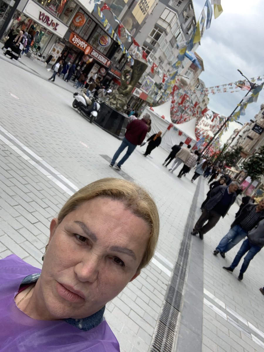 niler_albayrak's tweet photo. Hep Sokaktaydık Vekil Adayları Olarakta Örgütümüzle Yoldaşlarımızla Halkımızla Hep Bir Arada Olmaya Gene Devam Edeceğimize Söz Veriyoruz Hadi #1OyTİPe1OyKemale #TipSenin #TipSeninSesin #TipSensin Türkiye İşçi Partisi ne OYLAR https://t.co/3CSY2XzKOR