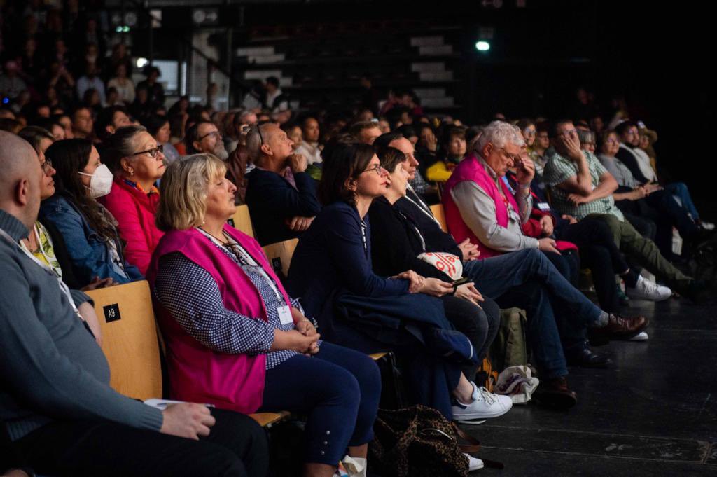 Arnaud Deslandes (@ardeslandes) on Twitter photo Fier et heureux d’avoir ouvert hier le congrès de la FCSF devant 4000 personnes au <a href="/zenithdelille/">Zénith de Lille</a> ! Ambiance studieuse car l’époque est lourde d’interrogations ms aussi festive comme il se doit ds le #Nord. Et un thème : démocratie et justice sociale qui est au ❤️ de notre action Fier et heureux d’avoir ouvert hier le congrès de la FCSF devant 4000 personnes au <a href="/zenithdelille/">Zénith de Lille</a> ! Ambiance studieuse car l’époque est lourde d’interrogations ms aussi festive comme il se doit ds le #Nord. Et un thème : démocratie et justice sociale qui est au ❤️ de notre action