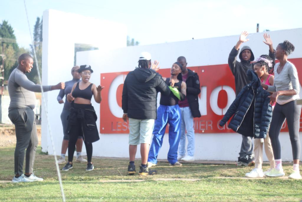 SkyAlpha_HD's tweet photo. [TOP OF THE MORNING] Sky Alpha HD team starting their morning with a jog and workouts ahead of a busy day.

The team is having a three day team building retreat in Botha-Bothe, Qhanolla Guest House.

#RadioToTheStars
#SkyAlphaHD
#TeamBuilding https://t.co/1h1n7SCdmr