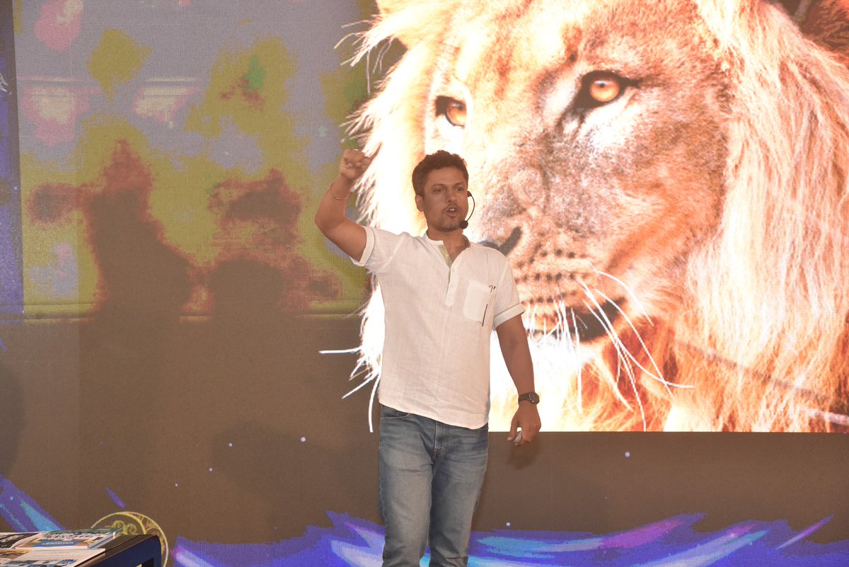 SummitMasters's tweet photo. ✨It was an eye-opening session on Conscious Storytelling by the brilliant Mr Siddharth Maskeri, Creator &amp; Storyteller. Thank you for such an insightful and inspiring talk! 📖✨
#AMS2023 #animation #AMS #toonzmediagroup #storytelling #toonzanimation #toonzentertainment https://t.co/MfSzUJKEvH