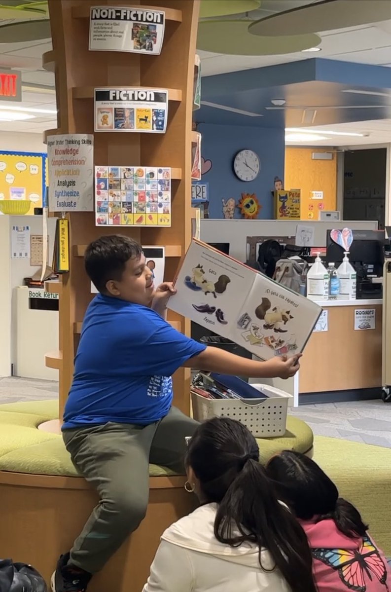 Veronica_Brav0's tweet photo. 5th Graders in Ms. Rodriguez’s class reading aloud during @LakeParkASD4 Library! #changingReadersIntoLeaders #LakeParkLibrary #ASD4LibrariansRock https://t.co/0hDlvPypb5