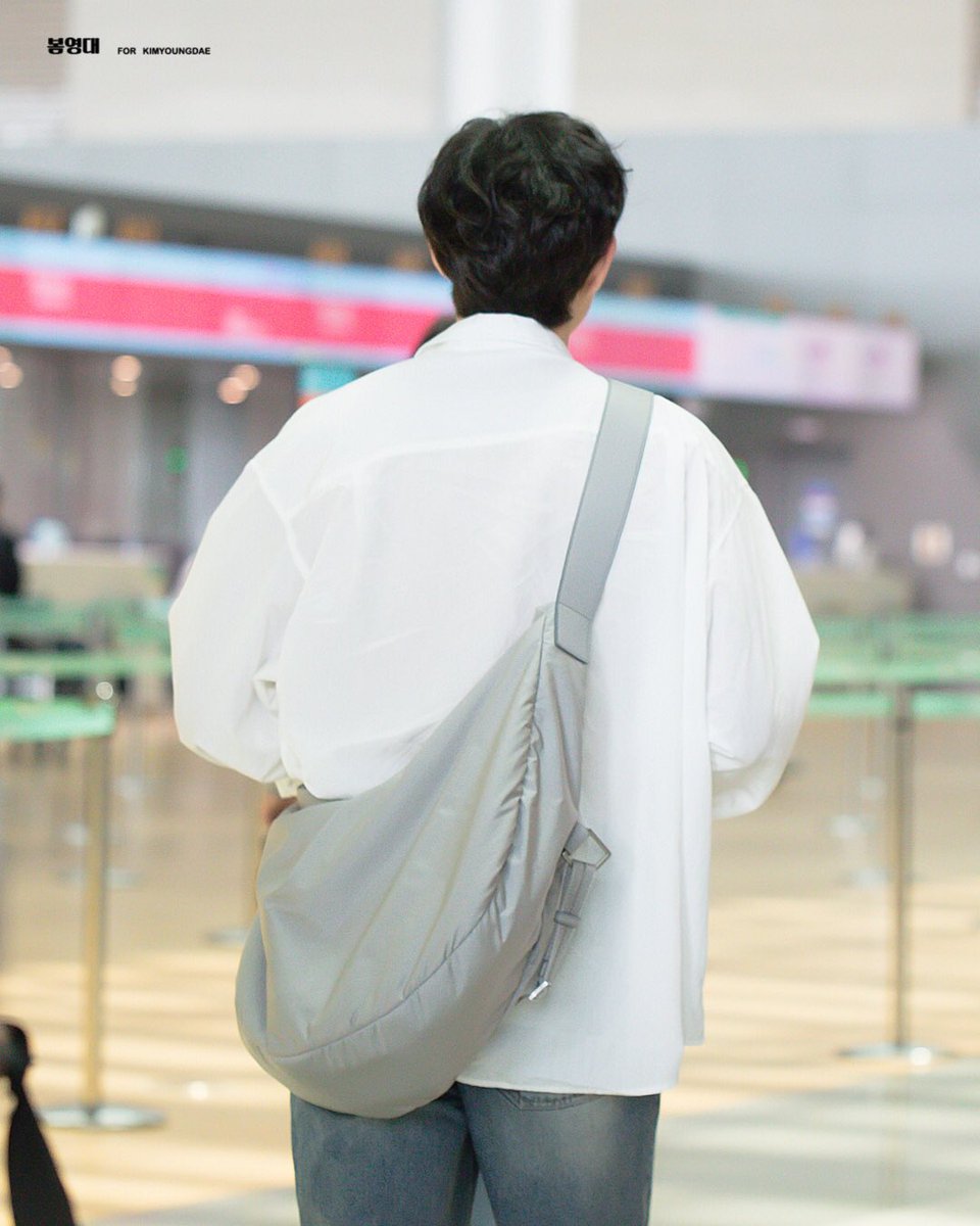s_youngdae0302's tweet photo. 230512 김영대 출국

#김영대 #kimyoungdae #영대 #キムヨンデ #아우터코리아 https://t.co/LTkwkh9vYn