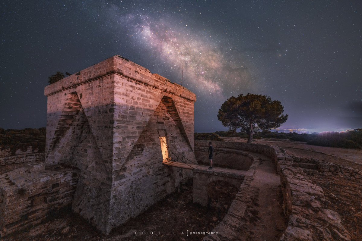 #DespertarPlanetario 🌞
Castell de n’Amer, #Mallorca
📸 @rodillaphoto