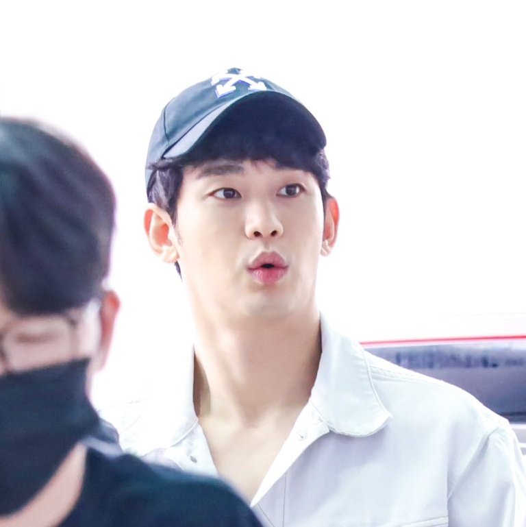 karie202's tweet photo. Huehue 😯 #KimSooHyun #김수현 https://t.co/1CixFEH30k