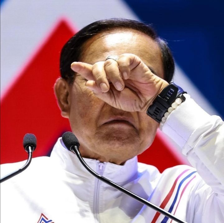 Kanpiccha1995's tweet photo. ร้องไห้ทำไม...
#รวมไทยสร้างชาติ https://t.co/CGgQZeGkGe
