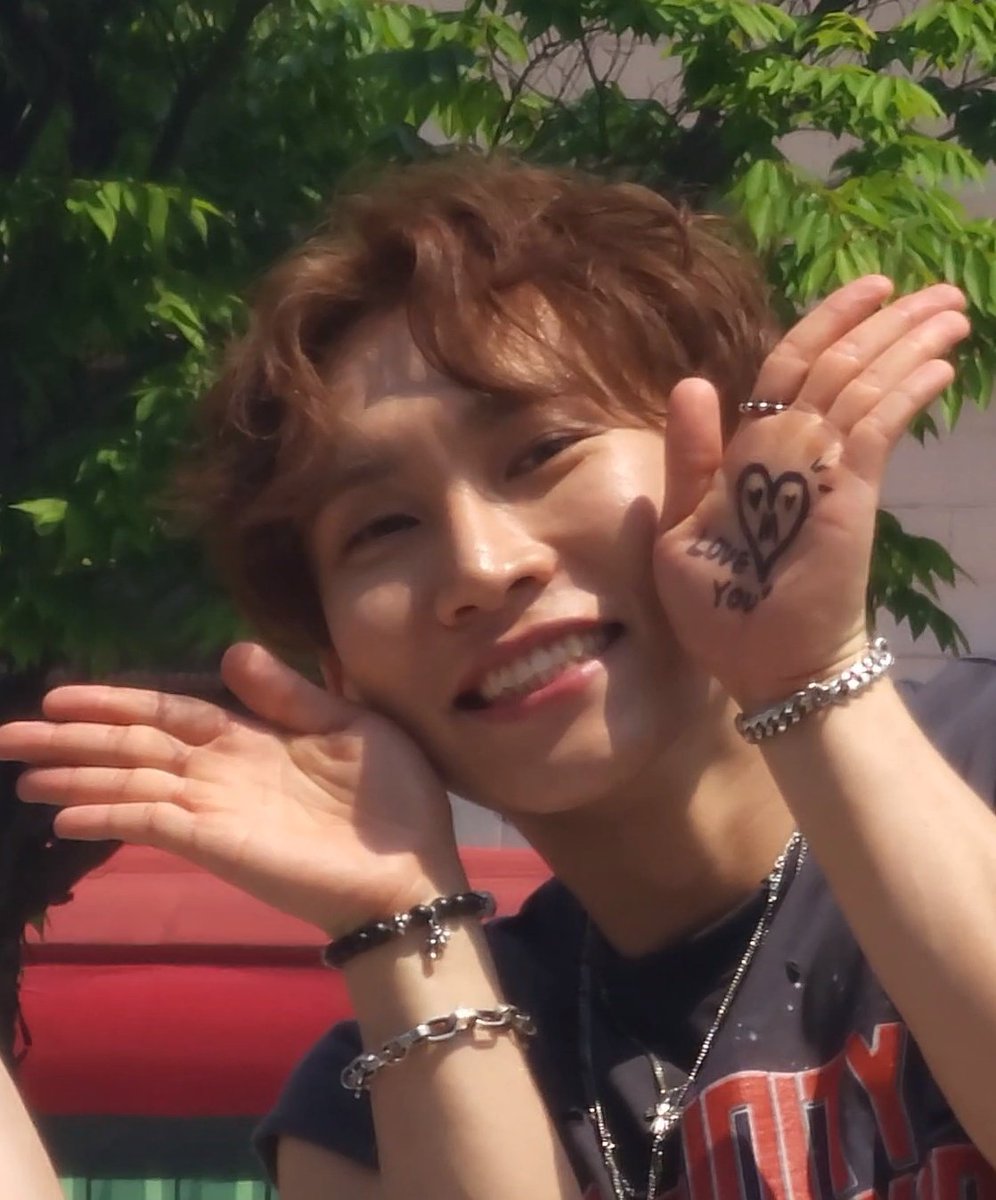 10k_ek's tweet photo. @BTOB_SEKwang 사랑둥아 고마워 평생가자😼😻😼 https://t.co/b7b3T2py47