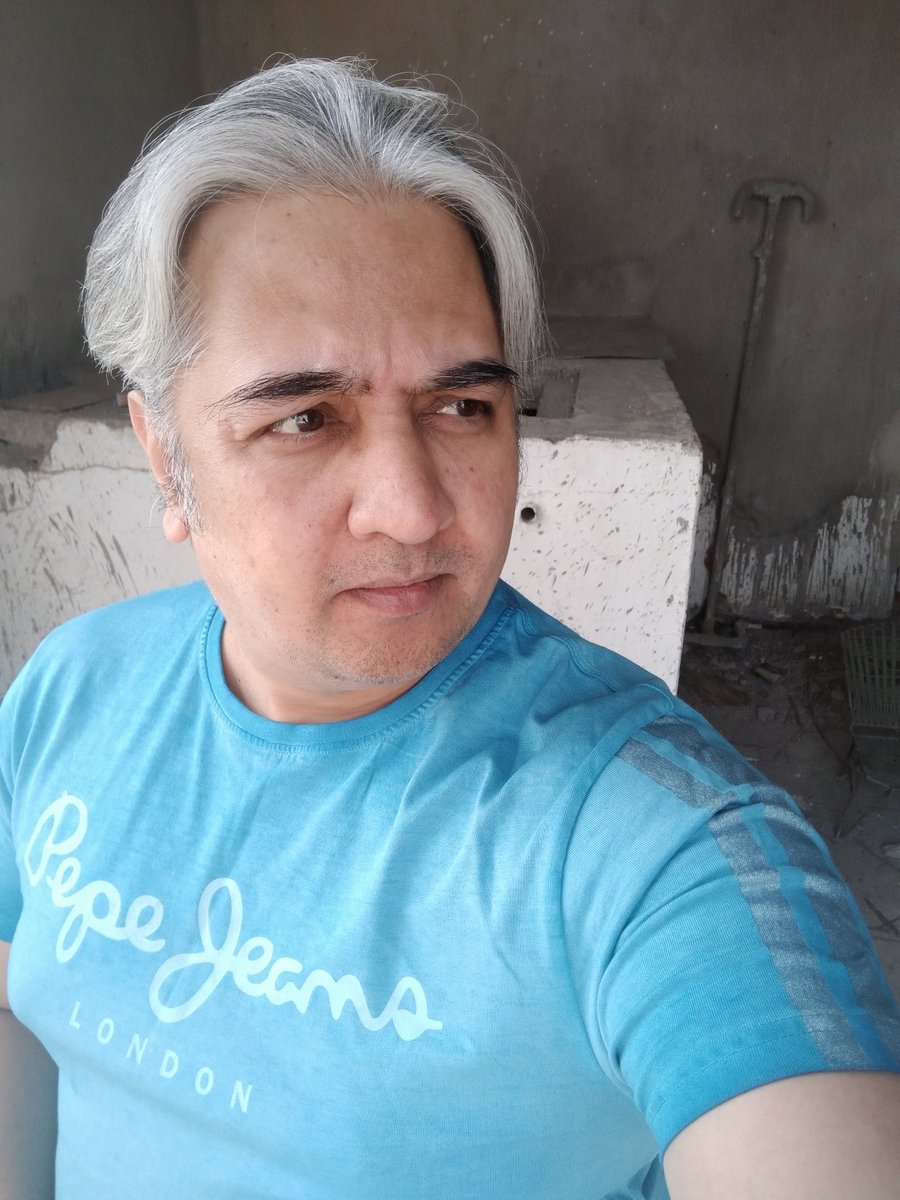 manishaffirme's tweet image. facebook.com/ManishBooks?mi…

This link goes to my facebook page Manish Books Movies
All the links out there... 

#Topread #Links #top