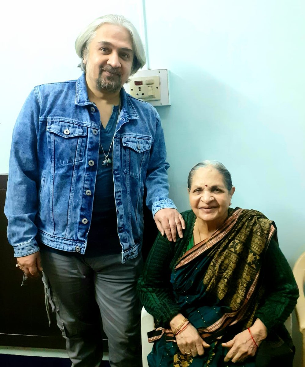 manishaffirme's tweet image. facebook.com/ManishBooks?mi…

This link goes to my facebook page Manish Books Movies
All the links out there... 

#Topread #Links #top