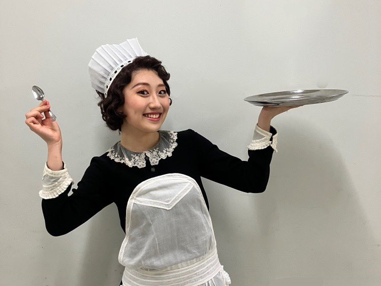 gypsy2023's tweet photo. 昨日の愛知公演より、ウェイトレス役で #植村理乃 さんが出演しています🍽️
是非ご注目ください👀✨

#ジプシー #gypsy2023 #ジプシー見てね https://t.co/ux56mH6K32