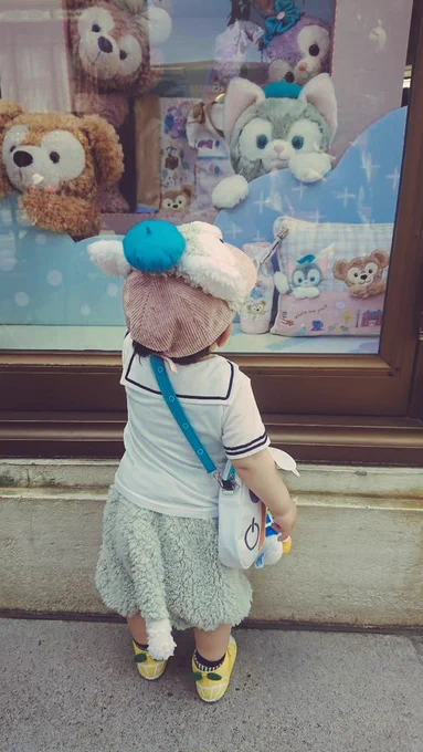 お子とディズニーって尊いが爆発だなって見てる