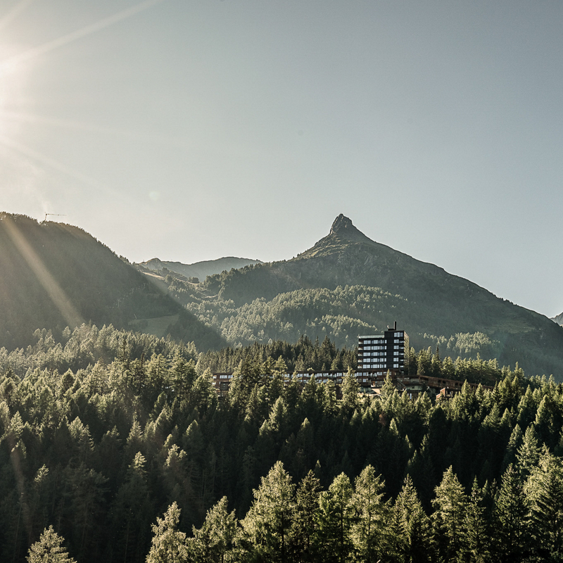 lifestylehotels's tweet image. located on breathtaking 1340 m above sea level, Gradonna Mountain Resort sits on top of things, overlooking the unspoiled nature. A perfect choice to calm down and embrace the majestic mountain scenery

rpb.li/k4xg

@gradonna #gradonna #lifestylehotels #alpine #
