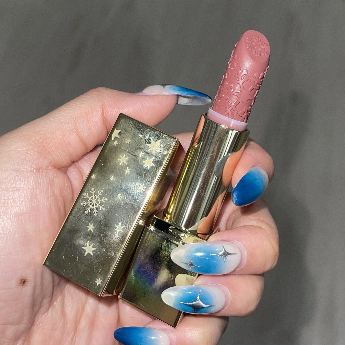 Lypsyy's tweet photo. แจกฟรีลิป Este Lauder !!

📌 กติกาแค่รีทวิตอย่างเดียว และพรุ่งนี้อย่าลืมไปใช้สิทธิ์เลือกตั้งกันค่ะ ✨

สุ่มแจกหลังเลือกตั้งเสร็จพรุ่งนี้เลยค่ะ 💫 https://t.co/khSKcJTPSI