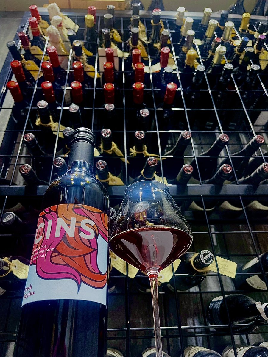 Continuing Saturday Cellar Dives with a 2021 <a href="/BrashHiggins/">Brad Hickey</a> CINS lavender blue fruits nice florals pour big party pies and footy #godees #cinsault #maclarenvale #redwine #drinkthecellar #winetweet