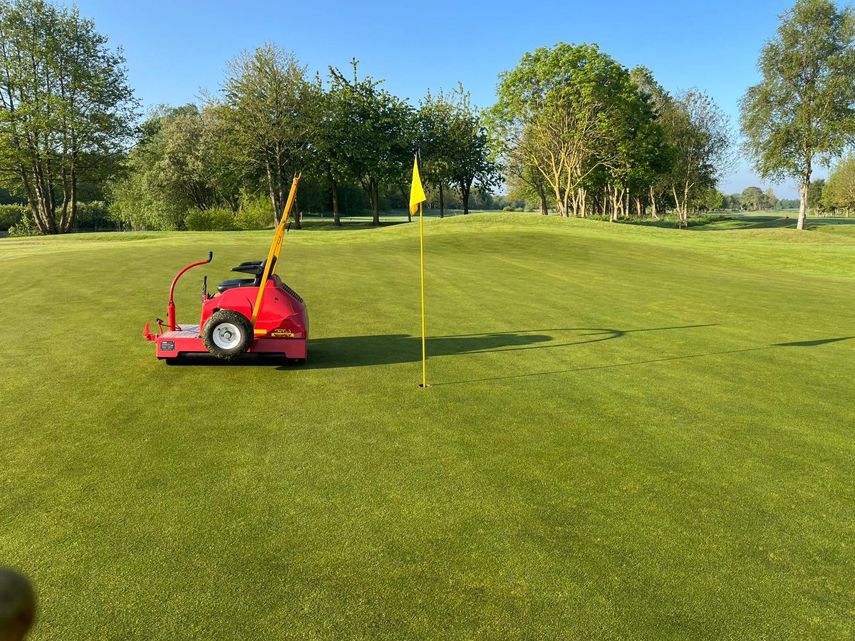 FHGCCaptains's tweet photo. Greens cut and rolled by Chris and the team for the first Blue tee competition of the year @FHGCCaptains the club stableford championships round one, play well all
#highonthestimp #nicedayforit https://t.co/Gy1t2Qu0Z4