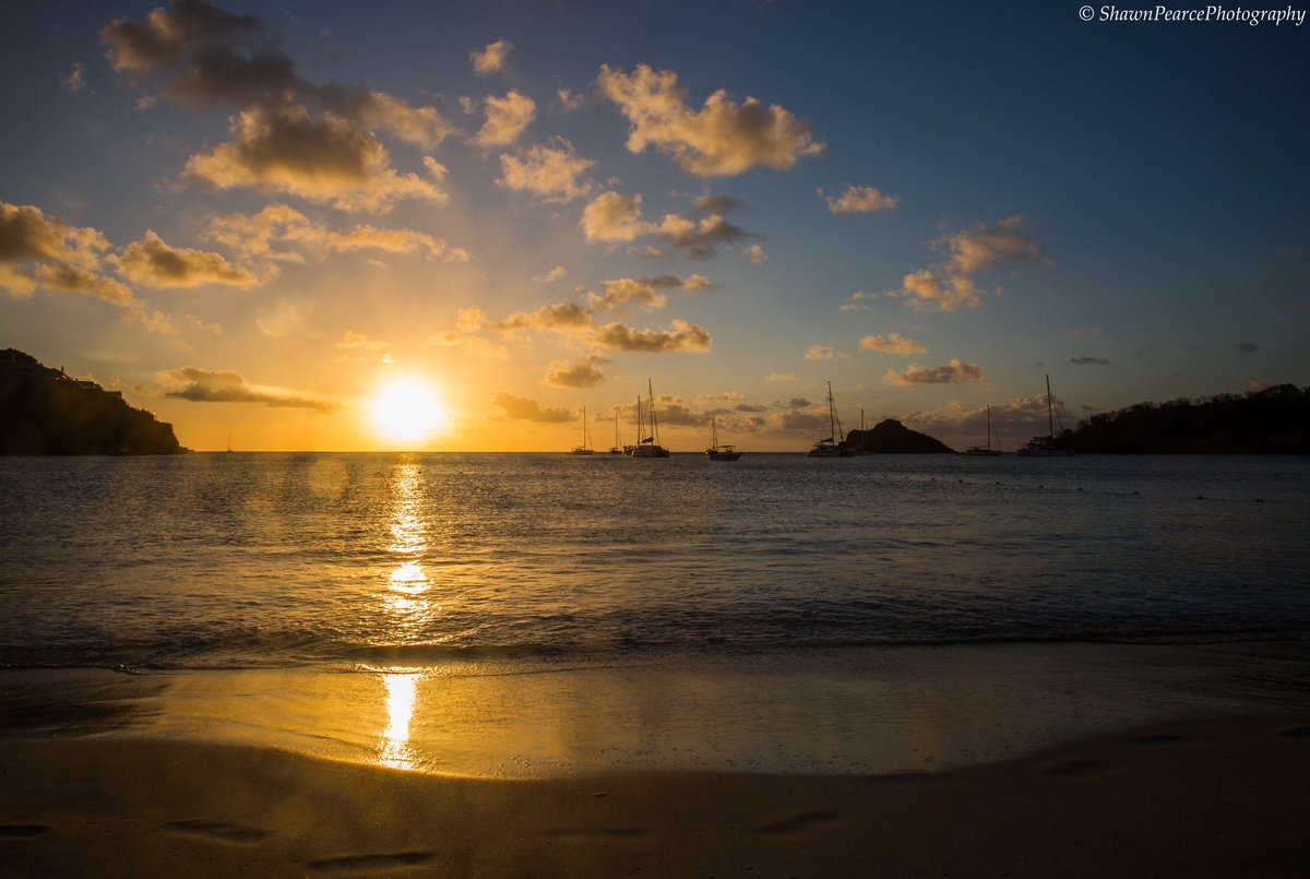 SunsetSnaps's tweet photo. RT @spearcephotos: #tb #beautiful #sunset #DeepBay #Antigua #Caribbean #travel #vacation #holiday #picoftheday #PictureOfTheDay #photooftheday #photographer #photography #travelphotography #beach #coast #sea #sunsetphotography #canonphotography @antiguab… https://t.co/B3OXHklRrc