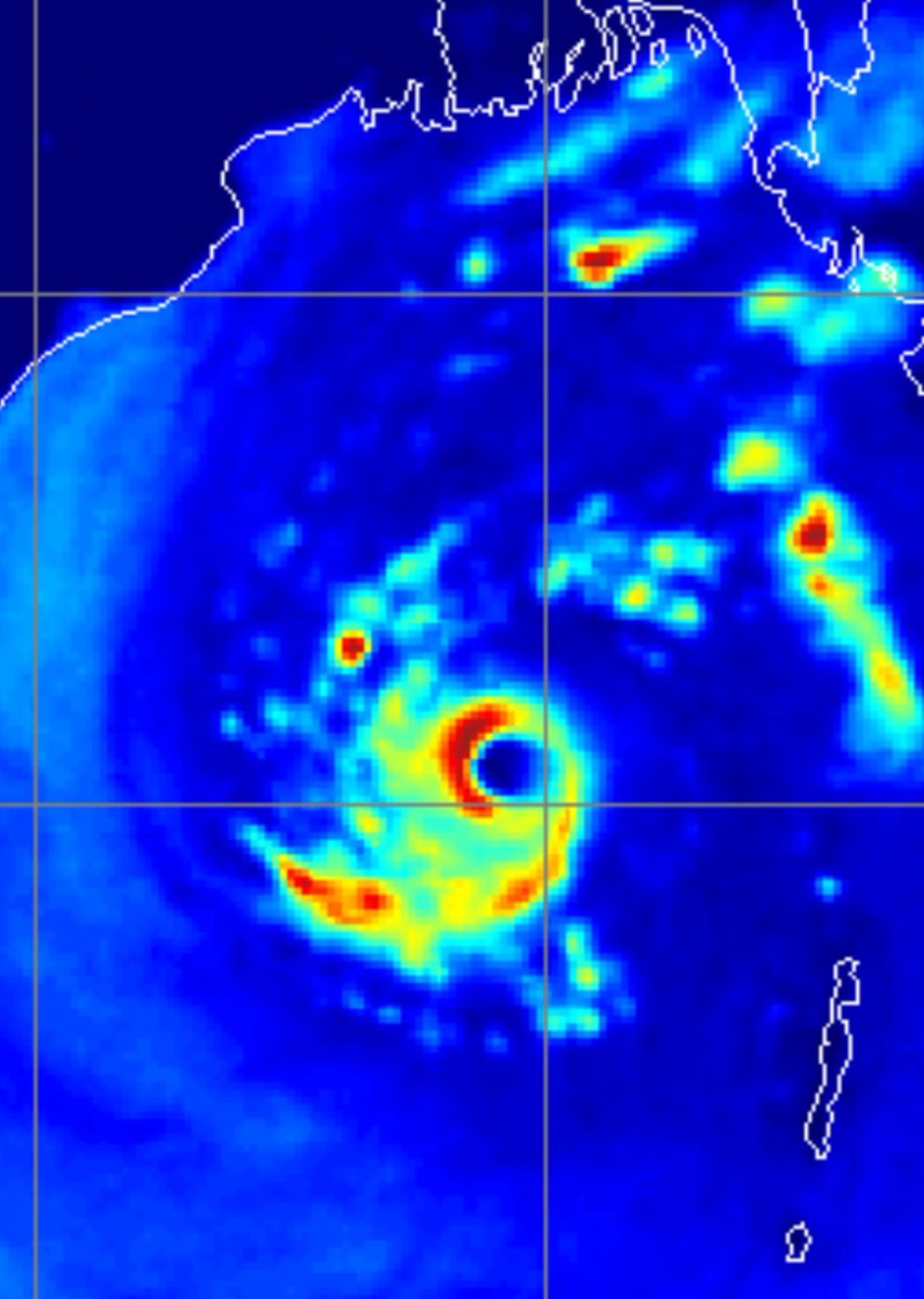 usd0705's tweet image. Eye of ESCS #Mocha

#MochaCyclone #CycloneMocha