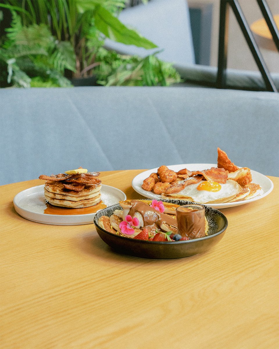 Forecast for the weekend: #pancakes with a high chance of drizzle. 🥞☔️

Stacking 'em UP at all stores to get your weekend off to a flipping great start! Hit the link in our bio to get it booked in (if you haven't already!). ✨

#bemoreBEAR #brunch