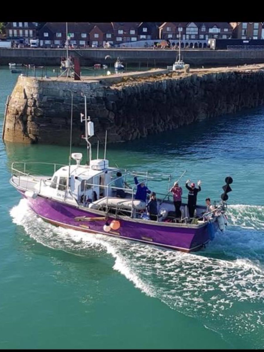 MasterpieceCha2's tweet image. Not long now...let’s do it. Masterpiece charters Fred and Harry#swimming the channel.