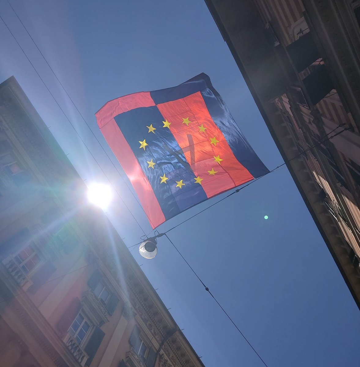 Adelina728's tweet photo. #Genova è solo #Rossoblu
❤️💙❤️💙 #Genoa #ViaAssarotti Città #Grifa 😍❤️💙 https://t.co/o569XovyIC