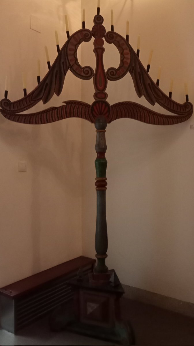 Tenebrario.
Traído de Perú por el X Conde de Lemos.
Utilizado el Viernes Santo en el llamado Oficio de Tinieblas.