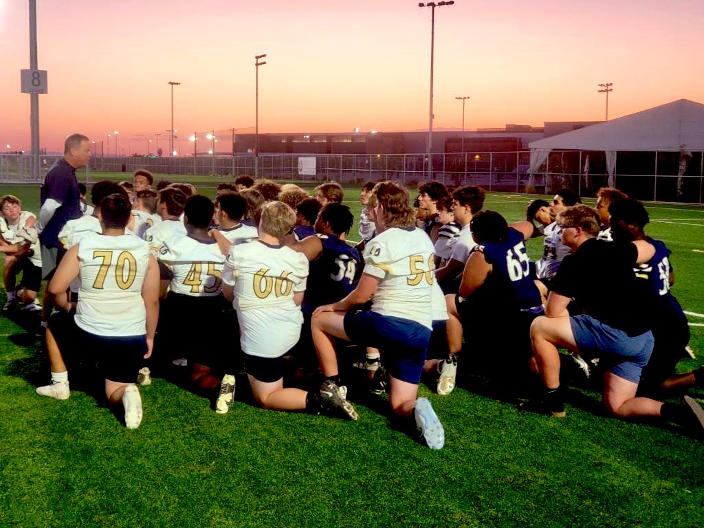 DVHSFootball's tweet photo. Great night to a start a new chapter @DVThunderFB. Thank you @AzFBCoaches and @AY_BILT for hosting the #MegaShowcase
Starting Moland“era” Thunder football #ReawakenTheGiant @ScooterMolander https://t.co/0crZjqQNyR