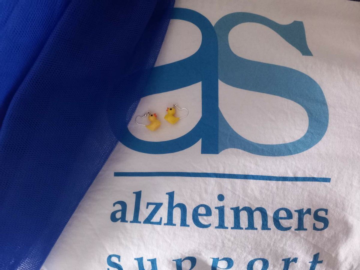 Sarah_racewear's tweet photo. .@AlzheimersSupp are entering Tallulah in the @CalneLions Duck Race this morning!
Come along and cheer her on and say hello to the team, we have a stall by the Wharf.
You'll recognise us ...! #TeamTutu https://t.co/11D1LctBeT