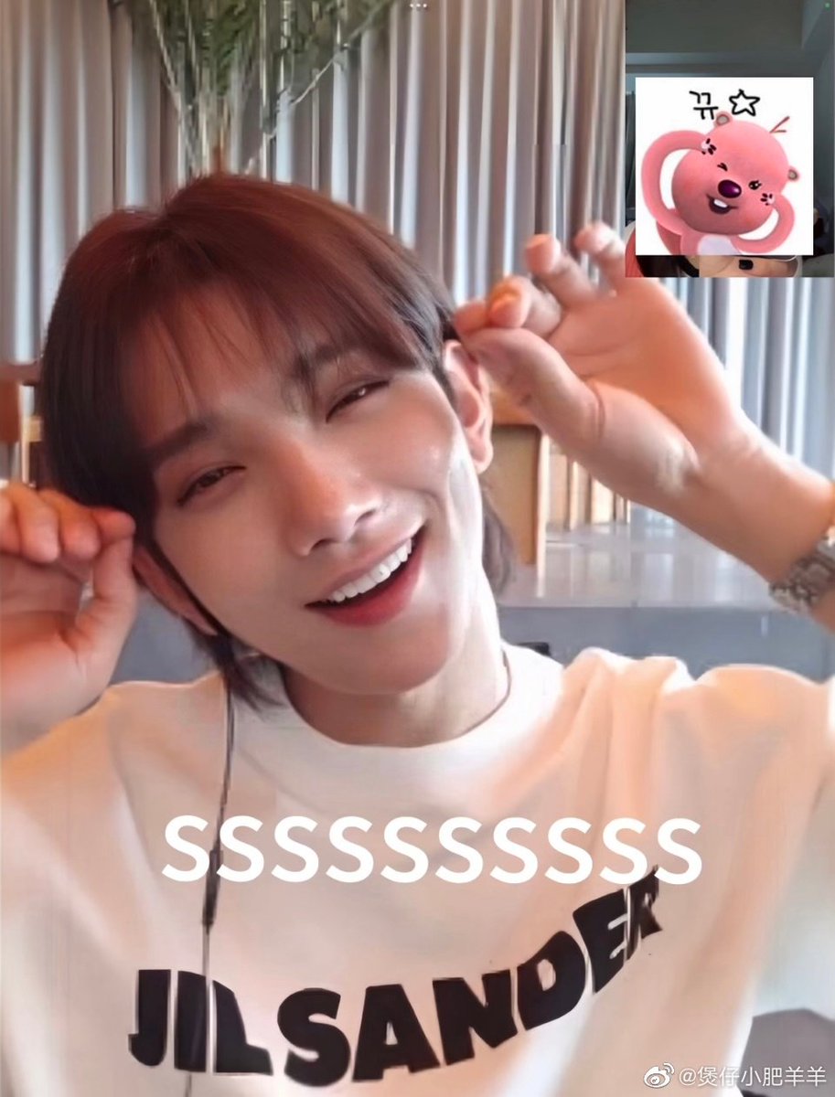 daywithshua's tweet photo. 230513 Yizhiyu Fansign 

Shua imitated a puppy, emoticon and recreated his own pic 

https://t.co/9mW3r9C7tO
#JOSHUA #조슈아 https://t.co/cZzpi4skG6