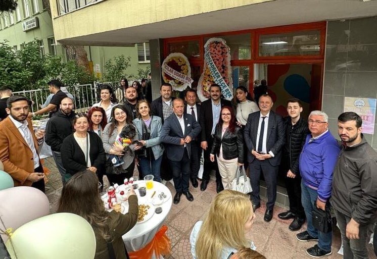 Parti okulu İl koordinatör yardımcımız Emre Halil Esenkaya’nın “ Hey Bebek Fotoğraf Stüdyosu” açılışına Şehzadeler kadın kolları ve İlçe yönetimi olarak katıldık, Hayırlı olsun bol kazançlar dileriz.