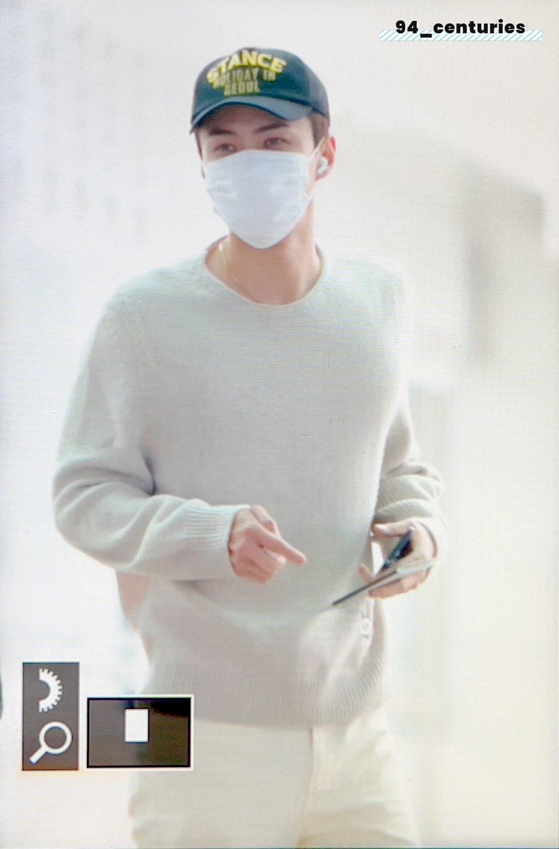 94_centuries's tweet photo. 230512 Seoul ✈️✈️✈️ KUL
#엑소 #세훈 #EXO_SC #EXO #sehun https://t.co/ma2hOervpW