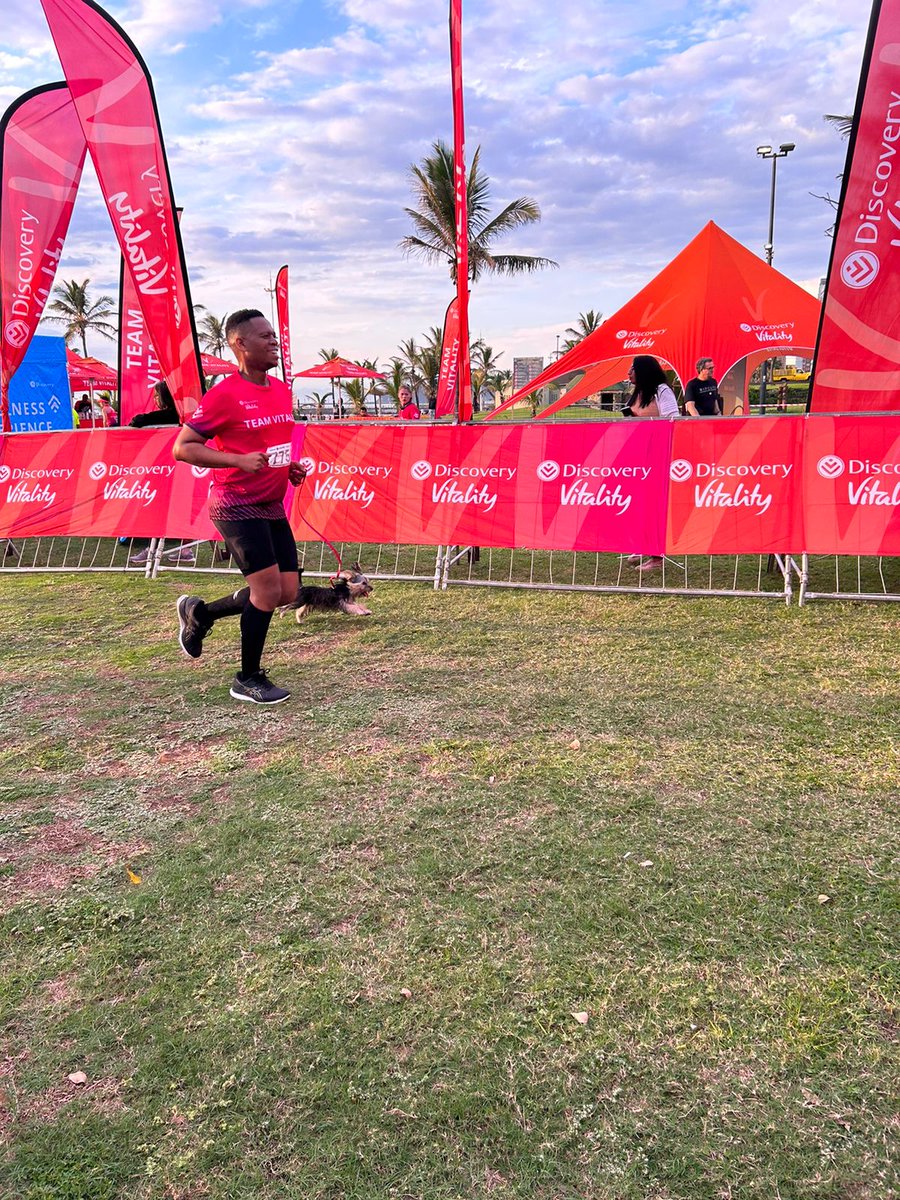 Vitality_SA's tweet image. Our runners are coming in at full speed. Who’ll sprint away with that fantastic @FitbitSAfrica Versa 4 worth R6,299? Keep your eyes on your mailbox. 😉 #MoveMoreMay
