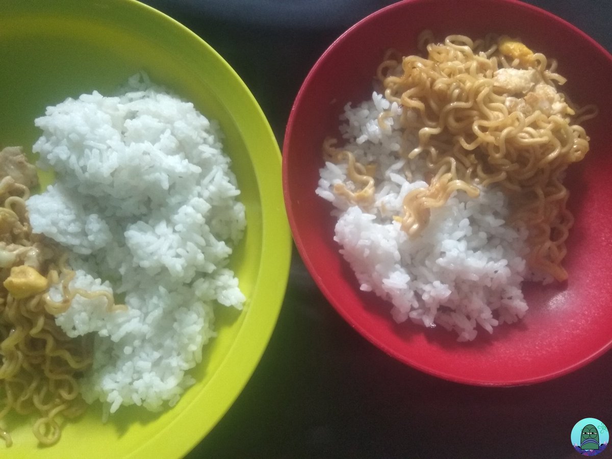 tanyakanrl's tweet photo. CW// food💚 'Kita knp g ky tmnku masak mie 1/org ini 1/4org buat lauk seharian' adeku blg gt, trs adeku satunya nyeletuk 'y mrk yg kerja ortunya kt yg kerja cm kk aj (aku). Ngirit, syukur msh bs mkn'. Agak nyess dengernya guys. https://t.co/Xi034aCKxc