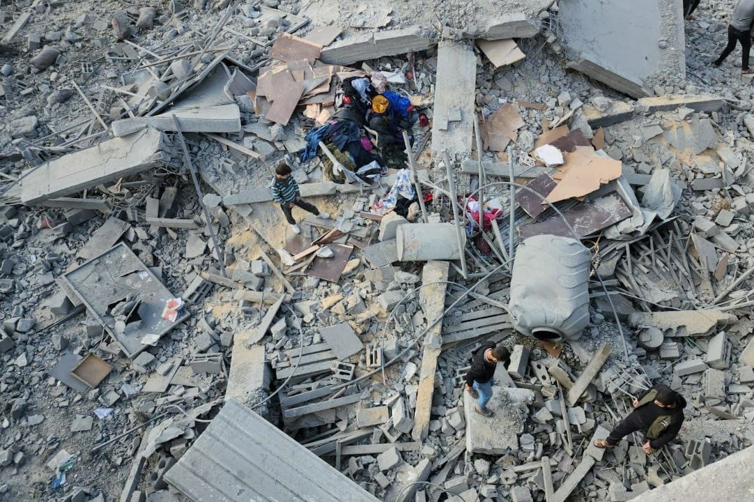 AyaIsleemEn's tweet photo. Hello dear friends 🇵🇸✌️
As u know Gaza is under israeli aggression for the 5th day in a row which resulted to 33 dead&amp; 147 injured and over 10 houses destroyed totaly 💔
The WM ignore these news and u know why.. so we have to spread the word to expose the Israeli crimes 🇵🇸 https://t.co/F2oIvenjfR